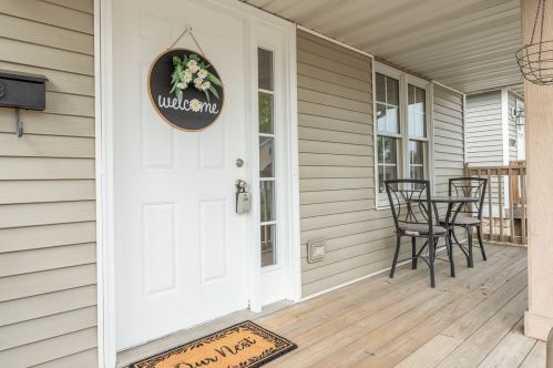 1107 Elizabeth St, Joliet, IL 60435-4323