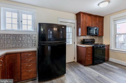 935 Maple Ave, Lancaster PA 17602-2317 exterior