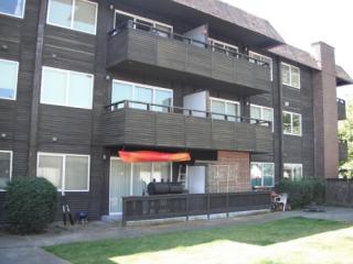 2726 60th Ave, Seattle WA  98116-2875 exterior