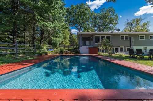 19 Mnr Dr, Poughkeepsie NY 12603-3712 exterior