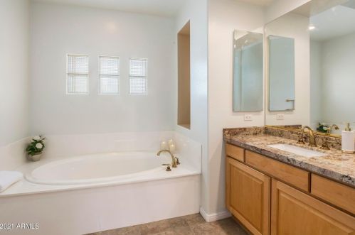 1813 Mead Pl, Chandler AZ 85248-5436 exterior