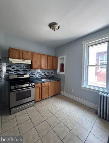 1527 28 St, Philadelphia PA 19121-3618 exterior