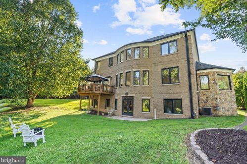 1645 Kirby Rd, Mc Lean VA  22101-3240 exterior