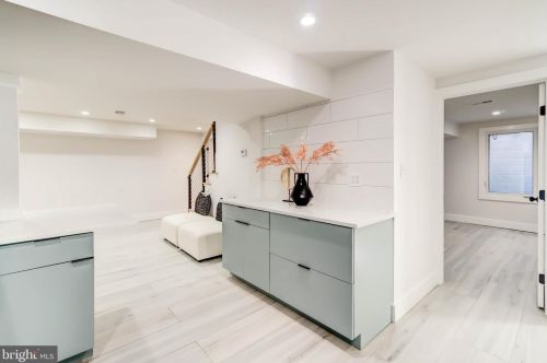 4624 Asbury Pl, Washington DC  20016-4325 exterior