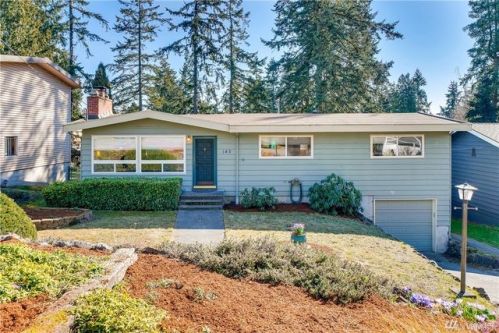 145 159th St, Seattle, WA 98155-5723