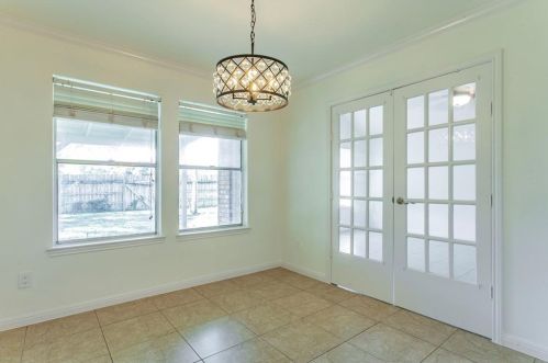 5305 Beckett Cir, Austin TX 78749-2114 exterior