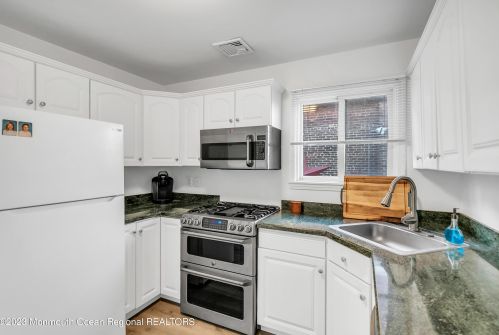 7 Church St, Locust NJ 07760-2104 exterior