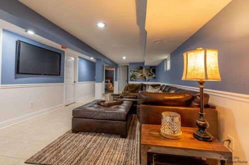 8621 Yates Blvd, Chicago IL  60617-2319 exterior