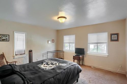 216 Castle Shannon Blvd, Pittsburgh PA 15228-2233 exterior