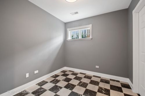 3363 Wallace St, Chicago IL 60616-3716 exterior