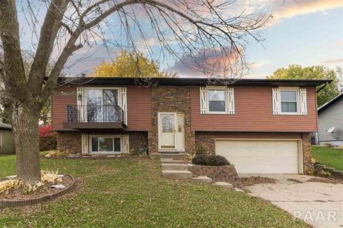 1301 Hawthorne Ave, Pekin, IL 61554-2517