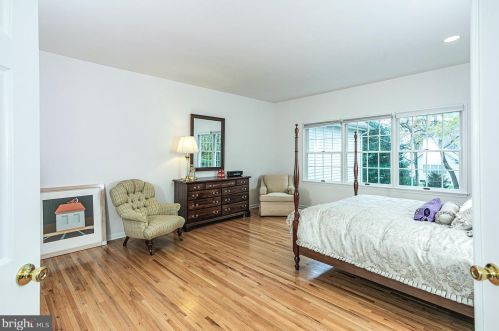 6 Stonewall Cir, Princeton NJ 08540-1442 exterior