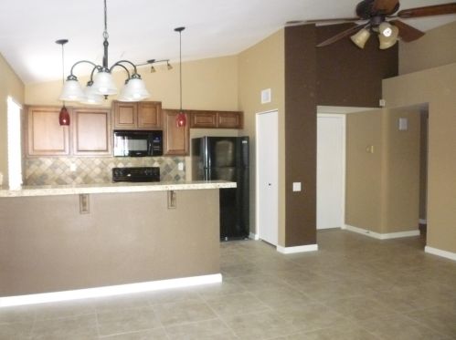 7025 42nd St, Phoenix, AZ 85042-8908