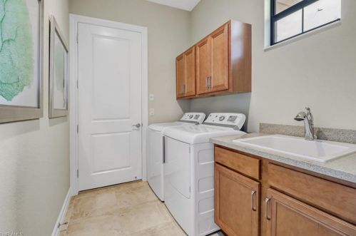 12122 Wicklow Ln, Naples FL 34120-4396 exterior