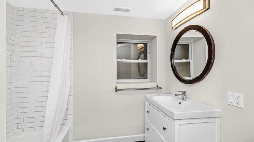 3244 Monticello Ave, Chicago IL 60618-6614 exterior