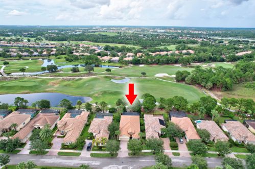 9800 Nuova Way, Fort Pierce FL 34986-2825 exterior