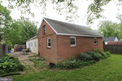 1404 Gleason St, Silver Spring MD  20902-3724 exterior