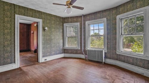 166 Adelaide Ave, Providence RI 02907-1833 exterior