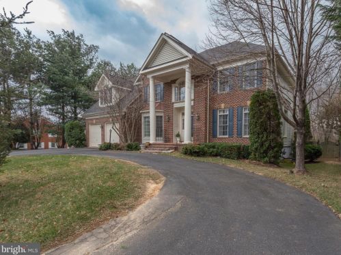 1654 Great Falls St, Mc Lean VA  22101-5060 exterior