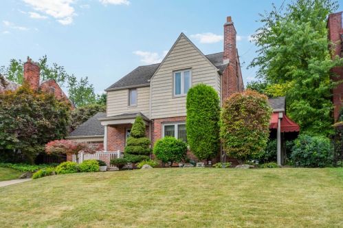 208 Bauman Ave, Pittsburgh, PA 15227-3303