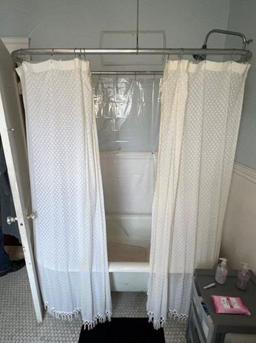 131 Daboll St, Providence RI 02907-2529 exterior