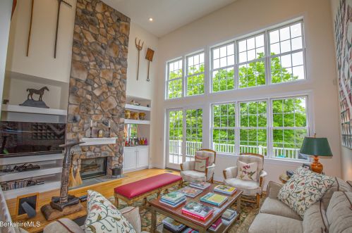 47 Fairwynds Dr, Lenox MA 01240-2729 exterior