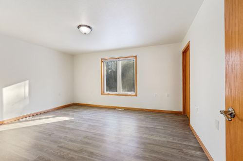 5053 Expo Dr, Manitowoc WI 54220-8346 exterior