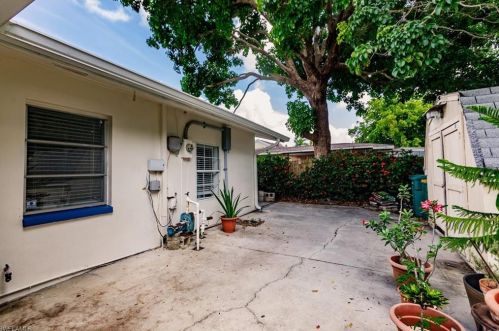 2172 44 Ter, Naples FL 34116-6474 exterior