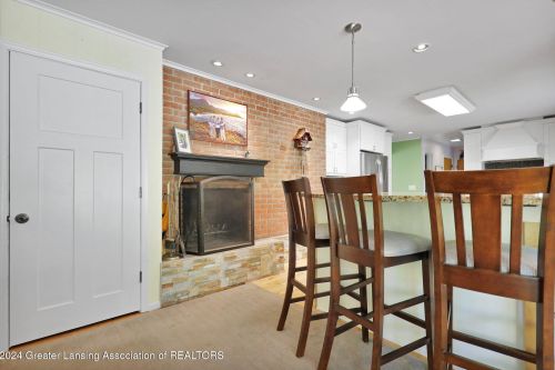 1053 Lantern Hl Dr, East Lansing MI 48823-2831 exterior