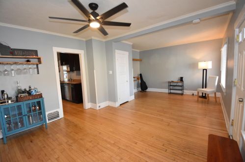 1121 Pleasant St, Milwaukee, WI 53202-2124