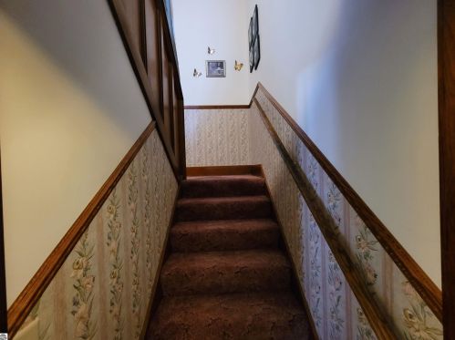 101 Orch Ave, Shepherd MI 48883-9106 exterior