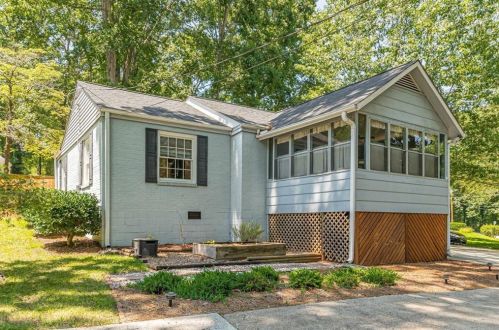 992 Glendale Dr, Atlanta, GA 30344-2819