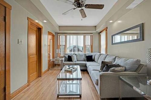 2818 72 Ct, Chicago IL 60707-1507 exterior