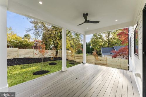 1327 Mayflower Dr, Mc Lean VA 22101-3405 exterior