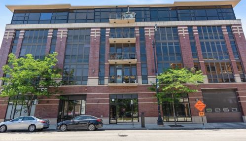 4020 Damen Ave, Chicago, IL 60618-3078