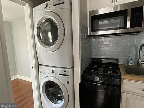 324 18 St, Philadelphia PA 19140-1014 exterior