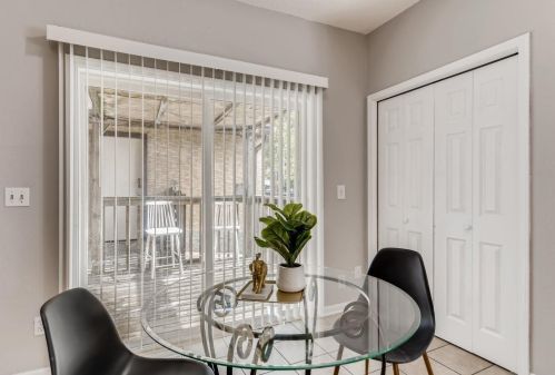 806 Earl St, Saint Paul MN 55106-3943 exterior