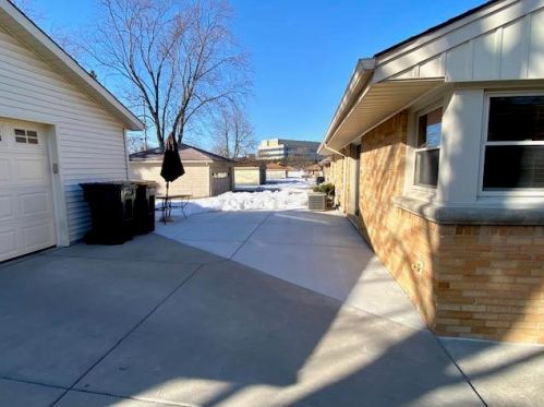 2551 89, Milwaukee WI 53226-1805 exterior