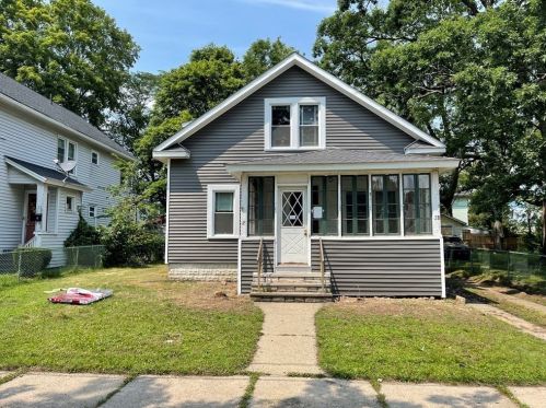 28 Highland St, Springfield MA  01106-1120 exterior