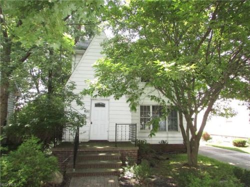 686 Mckinley Ave, Cleveland, OH 44146-2854