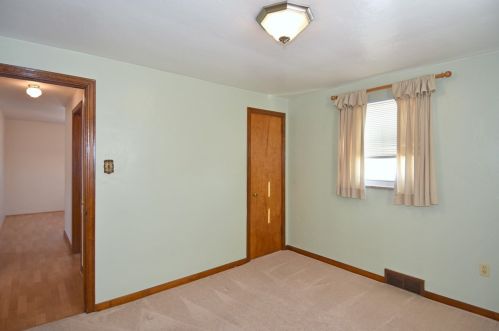 7934 Elm St, Pittsburgh PA 15221-1920 exterior