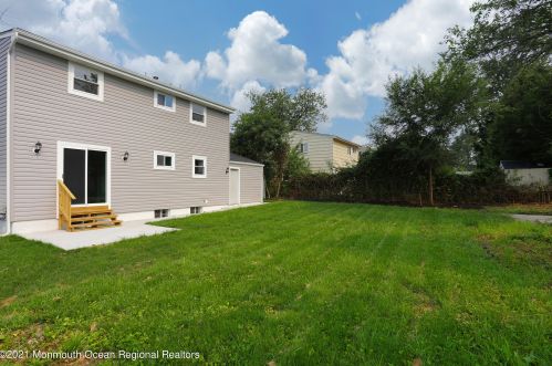 16 Carole Pl, Old Bridge NJ  08857-2502 exterior