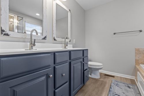 102 Cimarron Dr, Moon Twp PA  15108-9641 exterior