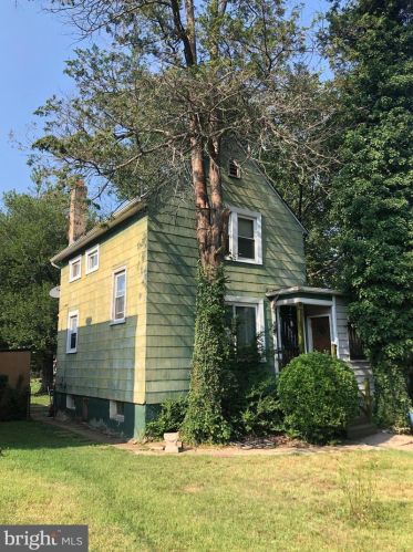 3124 Newton St, Washington, DC 20018-4022