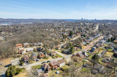 3475 Clearfield St, Pittsburgh PA 15204-1538 exterior