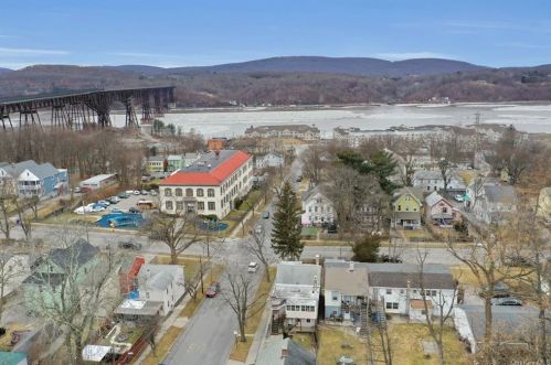 49 Delafield St, Poughkeepsie NY 12601-1708 exterior