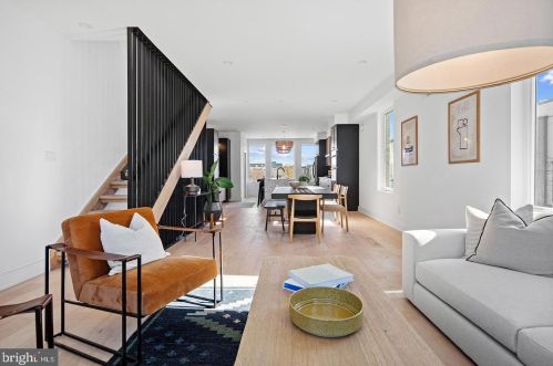 1601 2nd St, Philadelphia PA 19133-0033 exterior