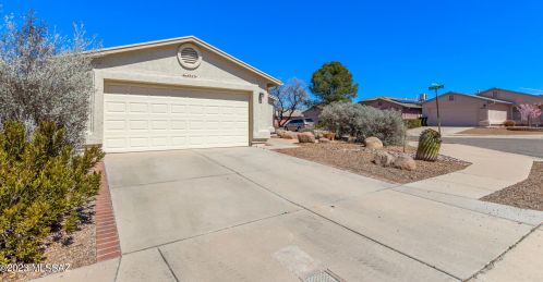 8845 Apple Tree Dr, Tucson AZ  85730-4660 exterior