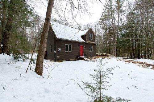 127 Chesley Dr, Barrington, NH 03825-5905