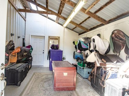 40 Dunbarton Ctr Rd, Concord NH 03304-5300 exterior